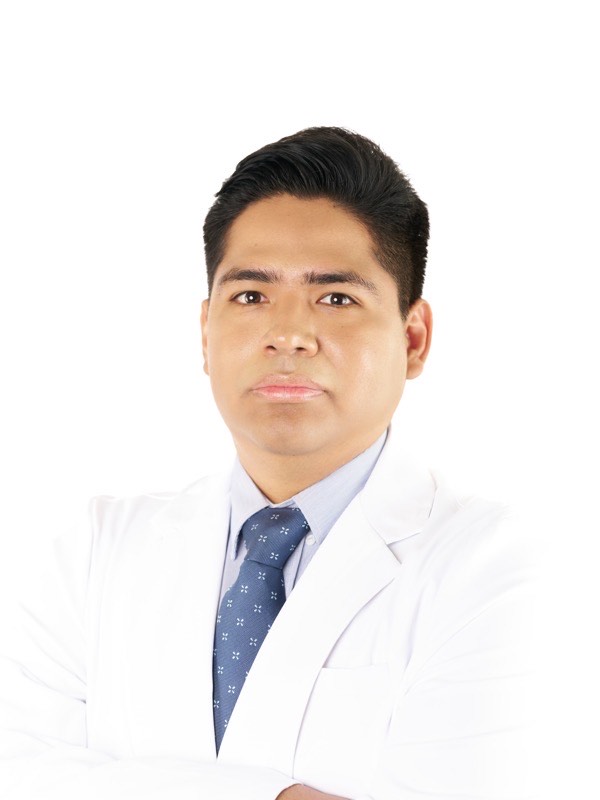 Dr. Ralph Fersen Ayala Castillo - Neumólogo